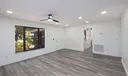 945 33rd Avenue Sw Photo