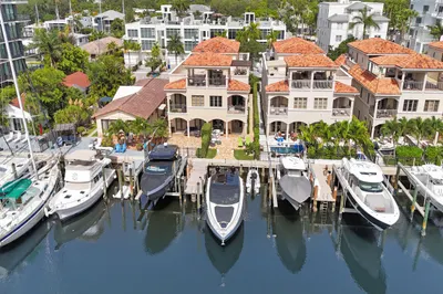 210 Hendricks Isle 1