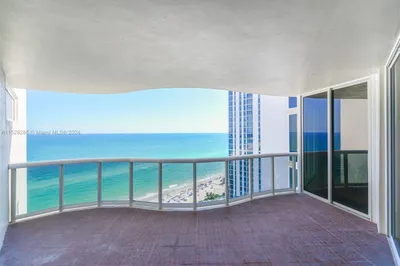 17555 Collins Ave #2202 1