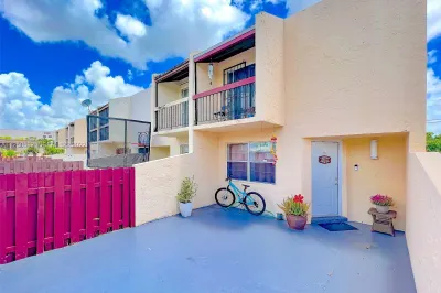 3672 SW 59th Avenue #Unit 7 1