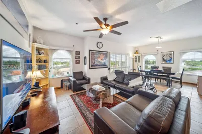 9008 Collins Ave #402 1