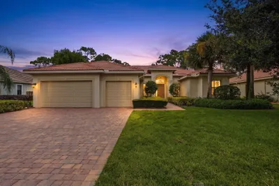 2553 NW Crystal Lake Drive Nw 1