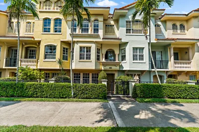 2558 Gardens Parkway 1
