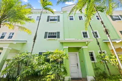 630 SE 15th Street #5 1