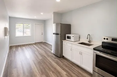 525 NW 5TH Street #1 1