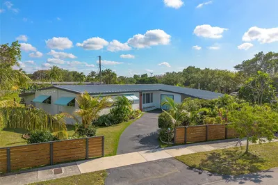 9500 Palm Dr 1