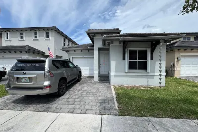 273 SE 31st Ave 1