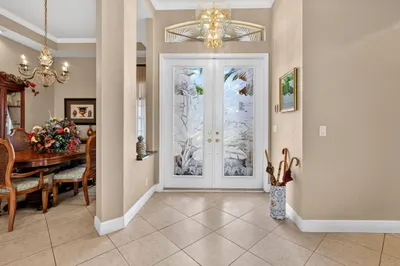 303 NW Bayside Court 1