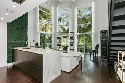 7728 Collins Ave #10 1