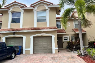 8917 NW 54th St 1