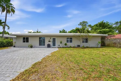 141 SE 8th Street 1