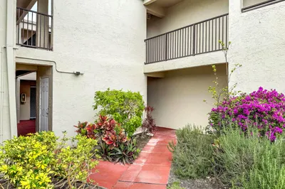 2528 Boundbrook Drive S #205 1