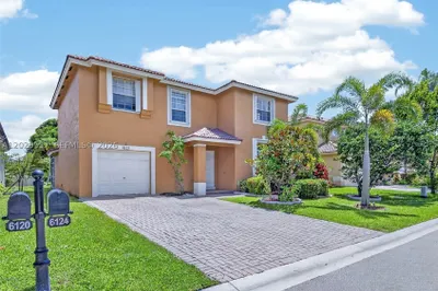 6124 NW 40th St 1