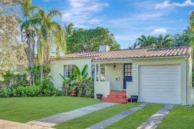 824 Granada Groves Ct. 1