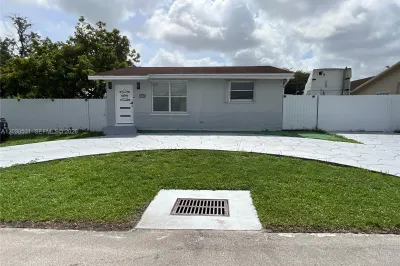 1905 SW 100th Ave 1
