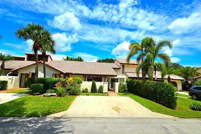 6727 N Tiburon Cir 1