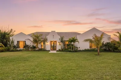 Welcome to 9120 Mockingbird Trail in tranquil Jupi