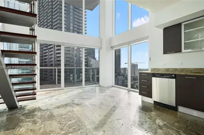 41 SE 5th St #1016 1