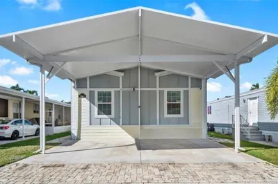 209 Plantation Boulevard 1