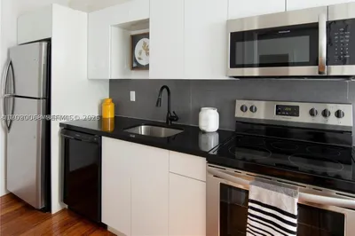 124 Mendoza Ave #9 1