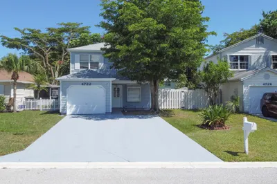 4722 Lakeside Circle 1