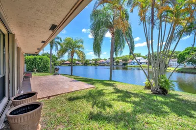 Enjoy peaceful lakeviews everyday.