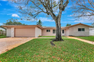 302 SW 58th Ave 1