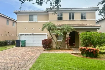 946 NW 206th St 1