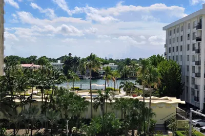 5601 Collins Ave #520 1