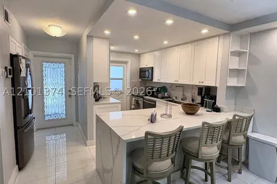 1040 SE 4th Ave #133 1