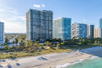 9999 Collins Ave #PH2D & Cabanas 1