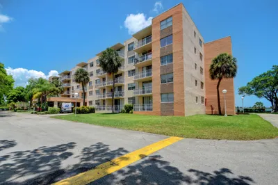 480 Executive Center Drive #2c 1