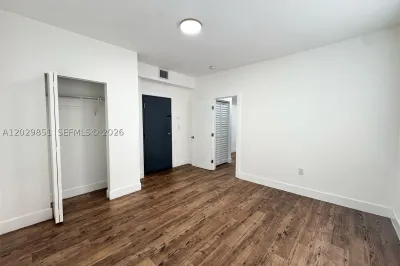 321 SW 9th Ave #4 1