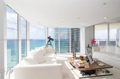 19111 Collins Ave #2808 1