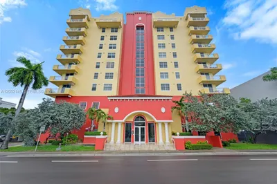 215 SW 42nd Ave #708 1