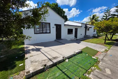 1102 NW 103rd St 1