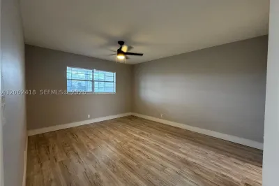 5071 W Oakland Park Blvd #205 1