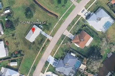 502 NE Solida Circle 1