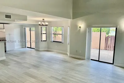 900 SW 113th Ter 1