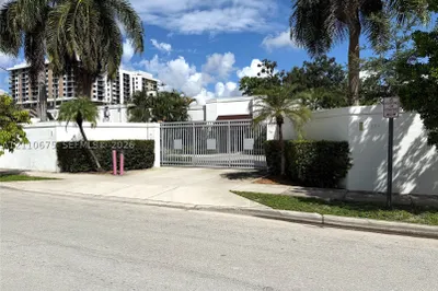105, 111, 119 NE 21 Street 1