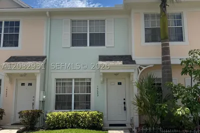 16682 Hemingway Dr 1