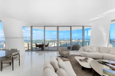 300 Biscayne Blvd Way #4801 1