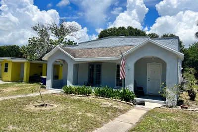 1109 Colonial Road #A & B 1