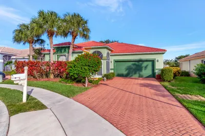 10858 Crystal Key Lane 1