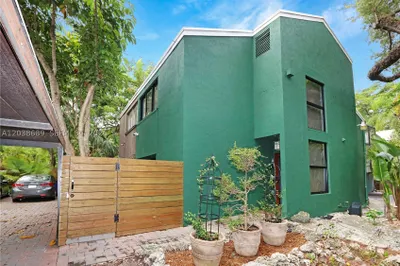 3138 Mary St #3138 1