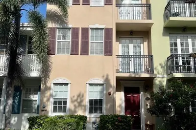 1054 E Heritage Club Circle 1