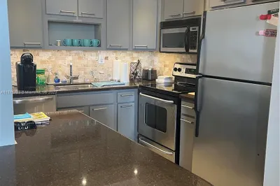 1775 Washington Ave #9F 1