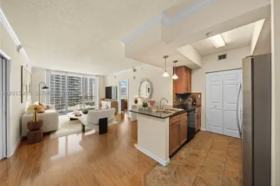 2000 N Bayshore Dr #1005 1