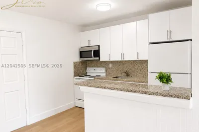 1021 NW 5th St #6 1