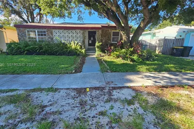 214 SW 2nd Pl 1